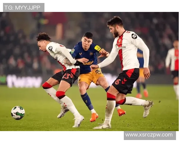 阿尔客马尔青年队迎战特温特展现青春风采与竞技精神